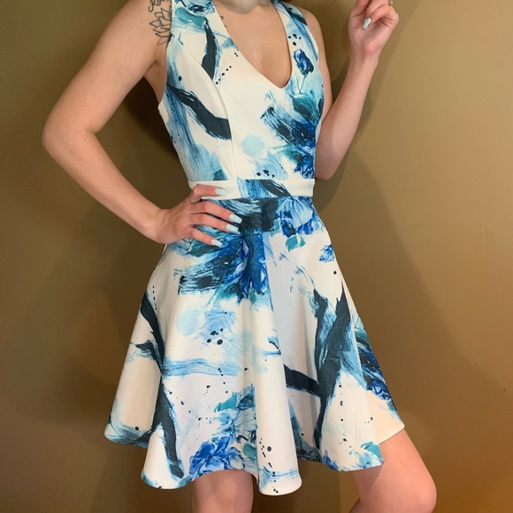 Lulu’s Dress - Picture 3 of 8